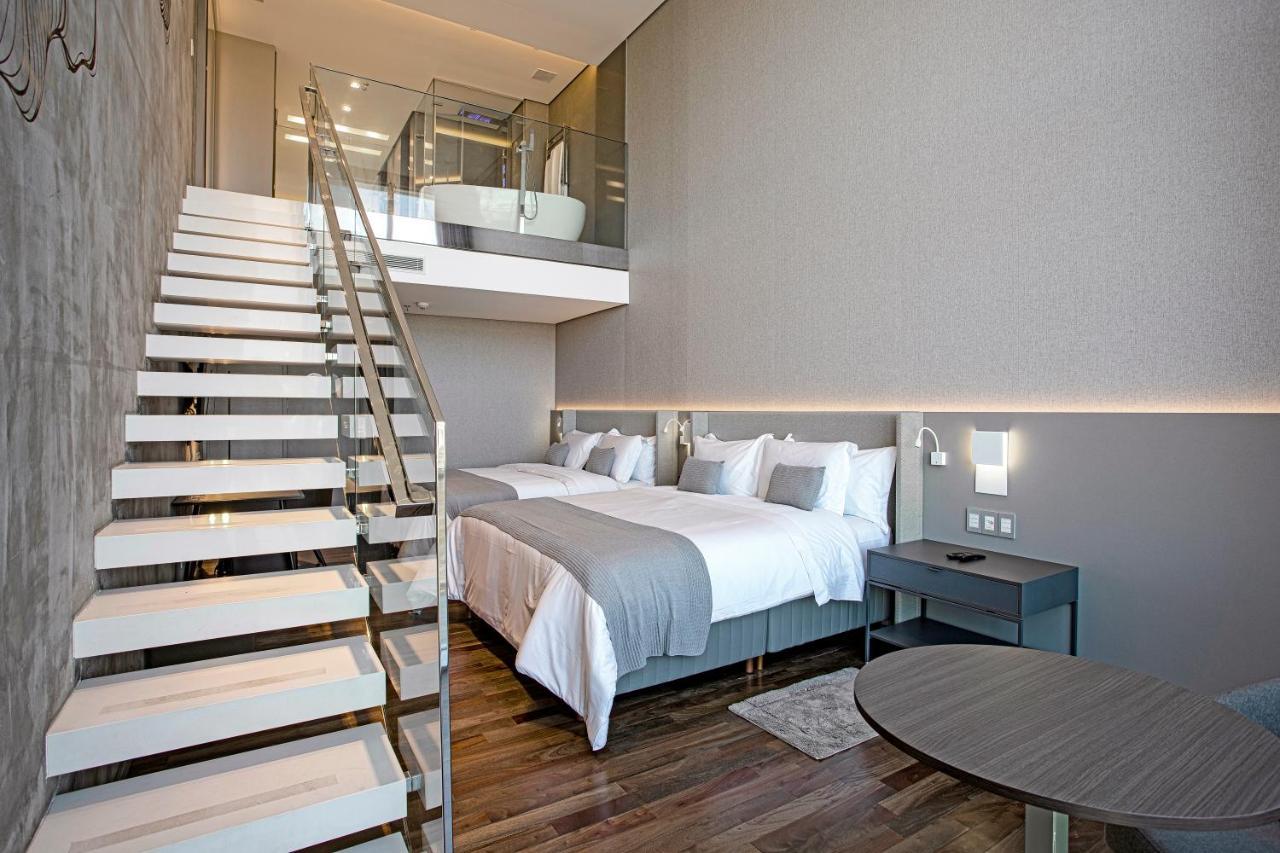 Suryaa Hotel Pinhais, Curio Collection By Hilton 외부 사진