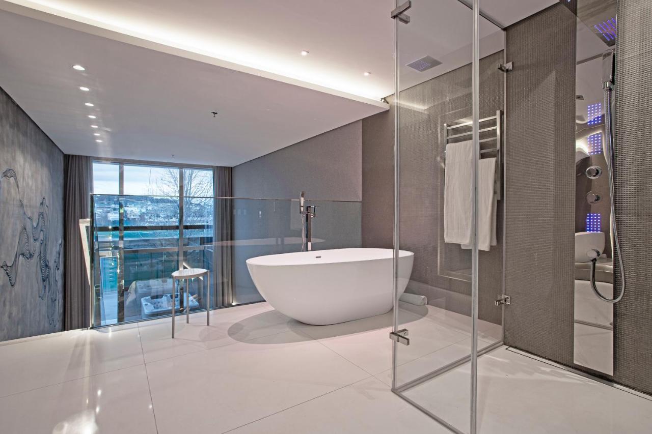 Suryaa Hotel Pinhais, Curio Collection By Hilton 외부 사진