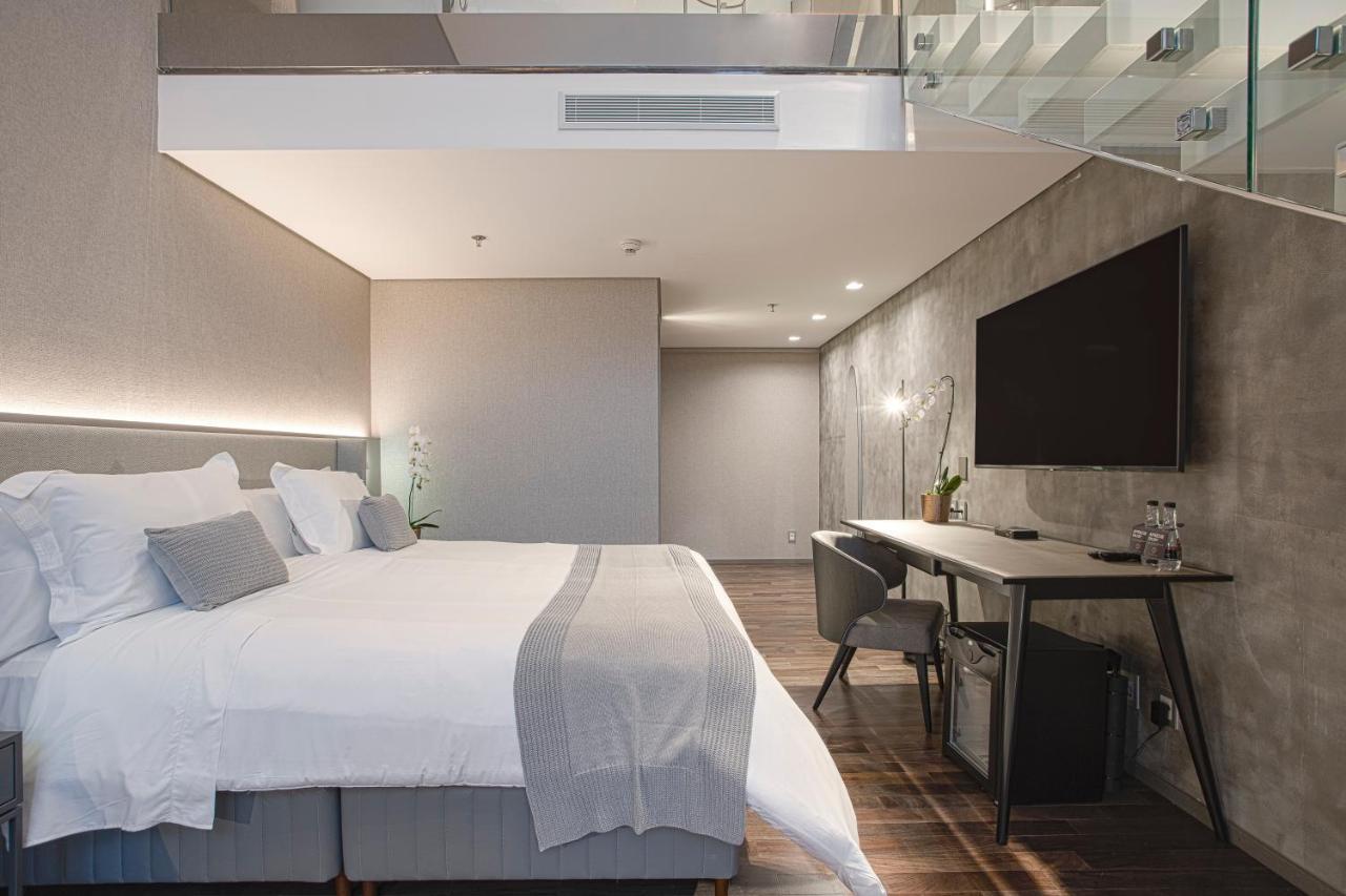 Suryaa Hotel Pinhais, Curio Collection By Hilton 외부 사진
