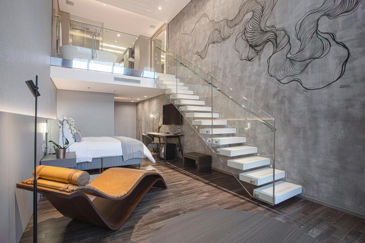 Suryaa Hotel Pinhais, Curio Collection By Hilton 외부 사진