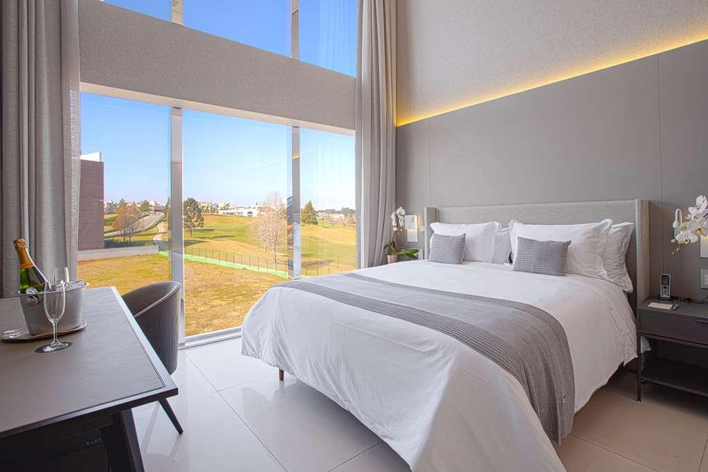 Suryaa Hotel Pinhais, Curio Collection By Hilton 객실 사진