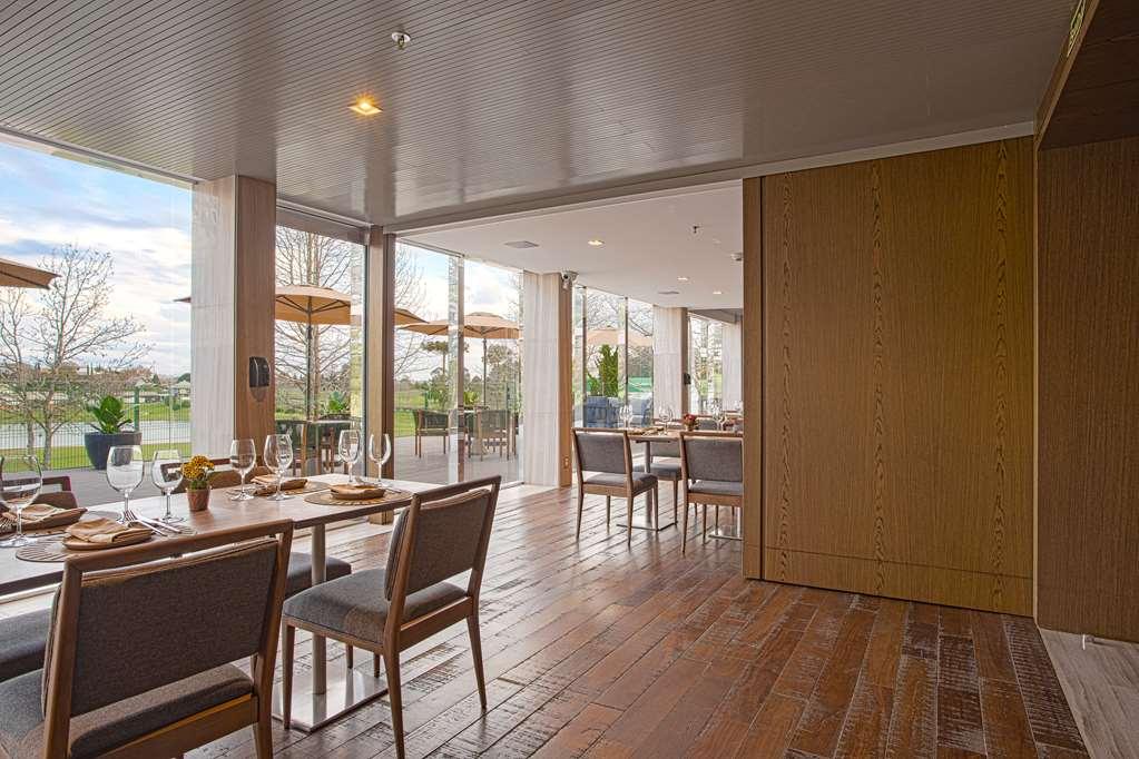 Suryaa Hotel Pinhais, Curio Collection By Hilton 레스토랑 사진